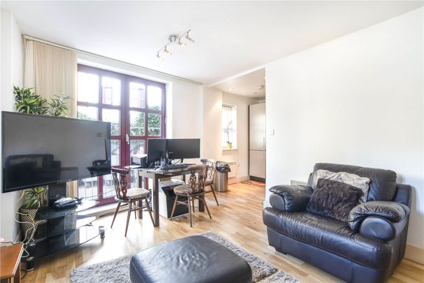 Quaker Street, Shoreditch, London, E1 6ST - Photo 1