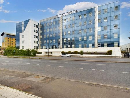 2 bedroom flat to rent - Photo 5