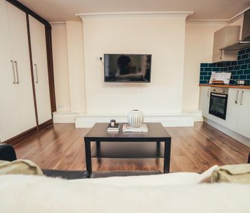 Studio to rent - Photo 5