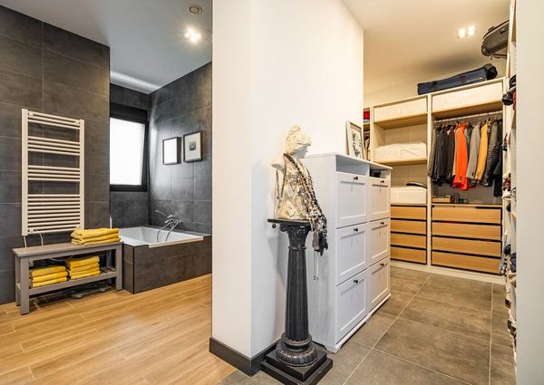 3 bedroom luxury Villa for rent in Marbella Del Este, Andalusia