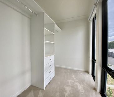 Stunning four-bedroom home - Photo 6