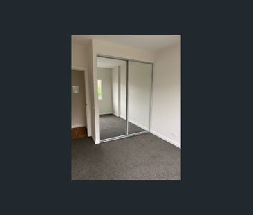 Great Location - One Bedroom - Affordable Rent - Photo 2