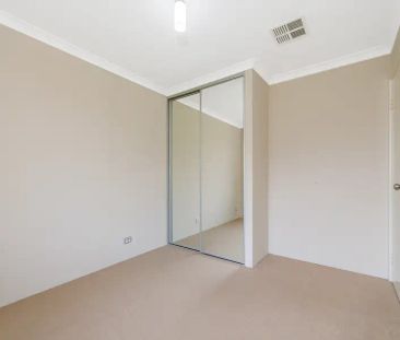 “SPACIOUS 4-BEDROOM HOME OPPOSITE PARKLANDS” - Photo 3