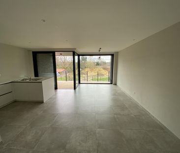 Recent appartement op wandelafstand van het centrum - Photo 1