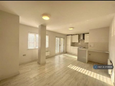 1 bedroom flat to rent - Photo 5