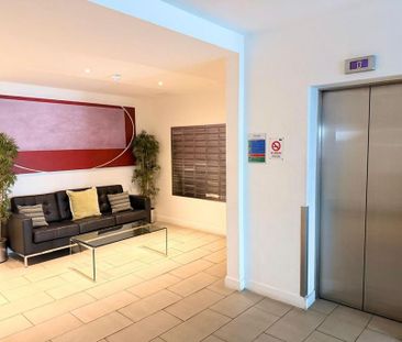 2 bedroom flat to rent - Photo 6