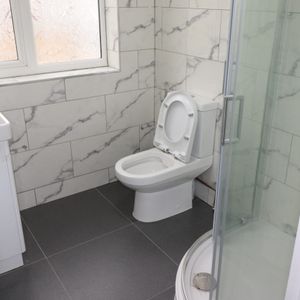 Scotts Road, Southall - Photo 2