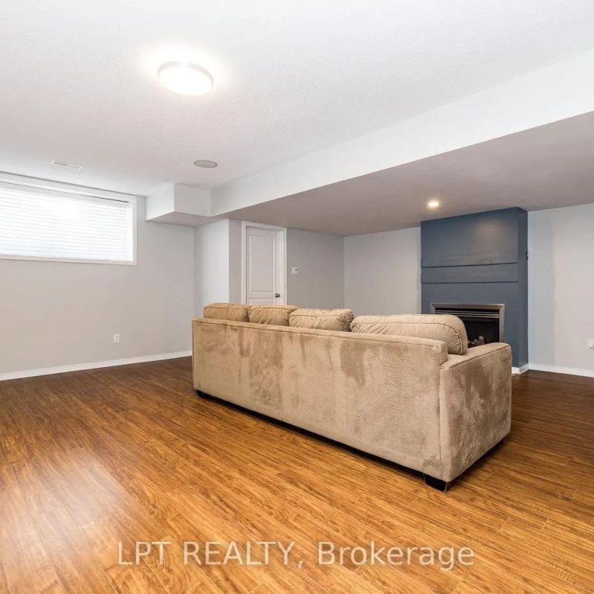 521 PEPPERVILLE CRESCENT - Photo 1