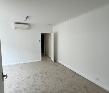 2/18 Murray Street, Brunswick West VIC 3055 - Photo 1
