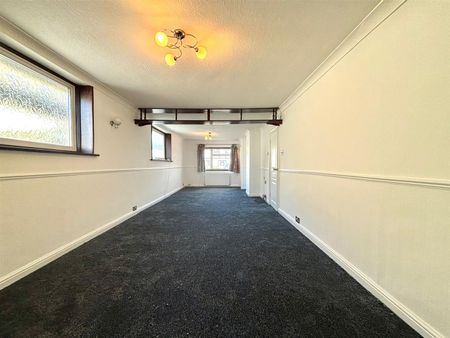 Bourn Avenue, Hillingdon, UB8 - Photo 2