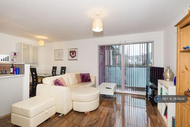 2 bedroom flat to rent - Photo 1