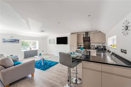 2 bedroom maisonette to rent - Photo 5