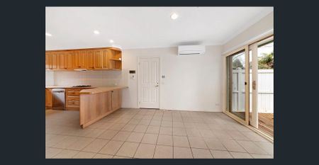 Bright and comfortable in a quiet Beaumaris street! - Photo 3