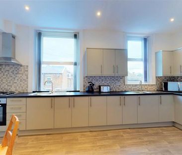 1 bedroom in a house share to rent - Photo 3