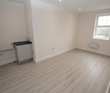 1 Bedroom Apartment, Ellesmere Port - Photo 4