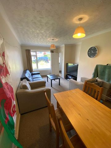 16 Kirkstone Drive- Un-Expectedly Re-Offered and New Price Loughborough - Photo 5