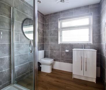 2 Bedroom Bungalow to let - Photo 3