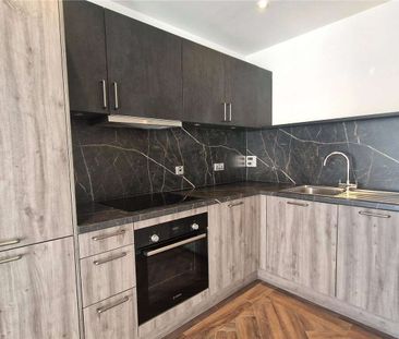 AVAILABLE 10 JUNE| FULLY FURNISHED ONE BED | EXCELLENT LOCATION - Photo 4