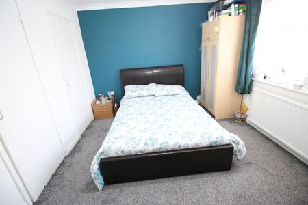 4 bedroom terraced house to rent - Photo 4