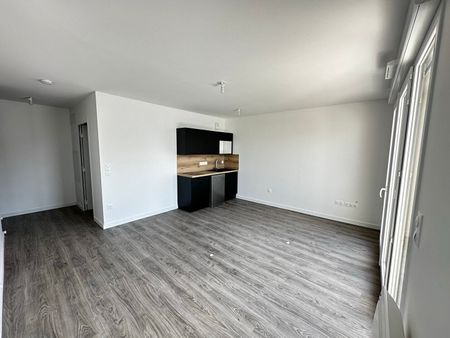 Location Appartement 1 pièce 38m² - Photo 4