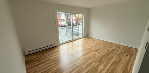 Grand 4 1/2 a louer - Photo 2