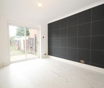 4 bedroom semi-detached house to rent - Photo 6