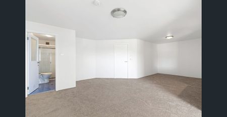 Coastal Living at Its Finest – Modern Studio with Panoramic Ocean Views - Photo 2