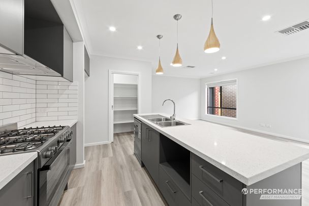 25 Ambient Crescent, Beveridge VIC 3753 - House For Rent | Domain - Photo 1