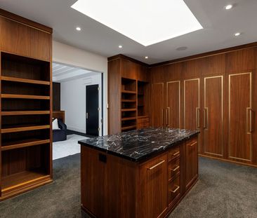 18 Blair Athol Cres, ON, CA, Toronto - Photo 3