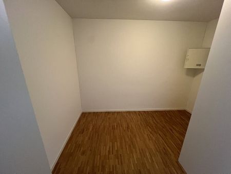1 Monat Mietzinsfrei! Moderne 2.0 Zimmerwohnung sucht Sie! - Photo 2