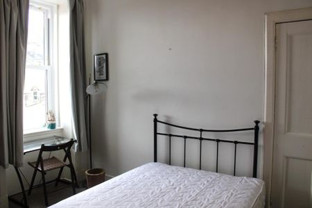 2 bed flat for rent in West End - Photo 5