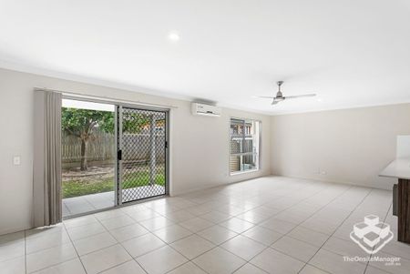 Stylish Coastal Townhouse – Walk to Waterfront, Shops & Cafés - Photo 5