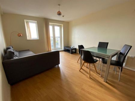 3 bedroom apartment to rent - Photo 4