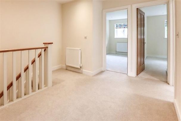 4 bedroom semi-detached house to rent - Photo 1