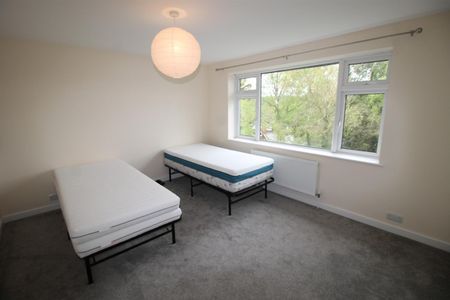 Desborough House, High Wycombe - Photo 2