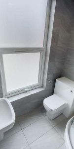 Esher Road, L6 - Photo 4