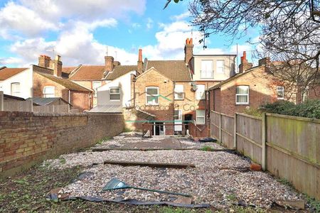 Russell Street, Luton, LU1 - Photo 5