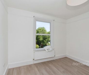 4 bedroom semi-detached house to rent - Photo 4