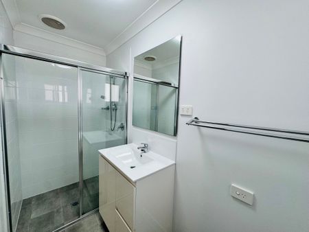 Charming Two Bedroom Home - Bonnells Bay - Photo 3