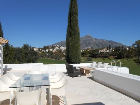 7 bedroom luxury Villa for rent in Nueva Andalucia, Andalusia - Photo 3