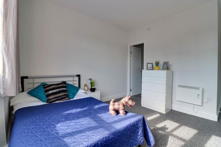 1 bedroom in a house share to rent - Photo 3