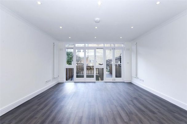 4 bedroom terraced house to rent - Photo 1