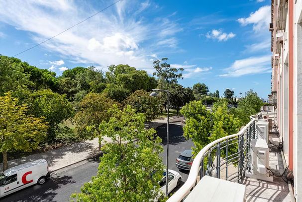 Avenida de Sidónio Pais, Lisbon, Lisbon 1050-215 - Photo 1