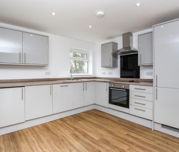 3 bedroom semi-detached house to rent - Photo 4