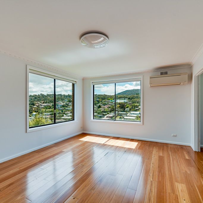 Four bedrooms and one Bathroom house in Lindisfarne Available NOW - Photo 1