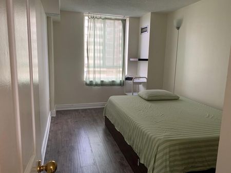 For Lease - 5 Lisa Street Unit# 912, Brampton, Ontario - Photo 4