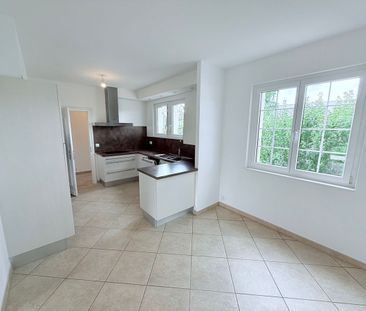 Charming semi-detached villa with 7 rooms in Vessy - Photo 3