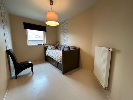 Ruime losstaande woning met tuin in het centrum van Vlimmeren - Photo 3