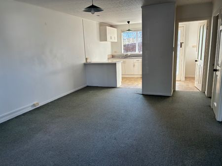 Affordable Living in a Quiet Cul-de-Sac - Photo 2