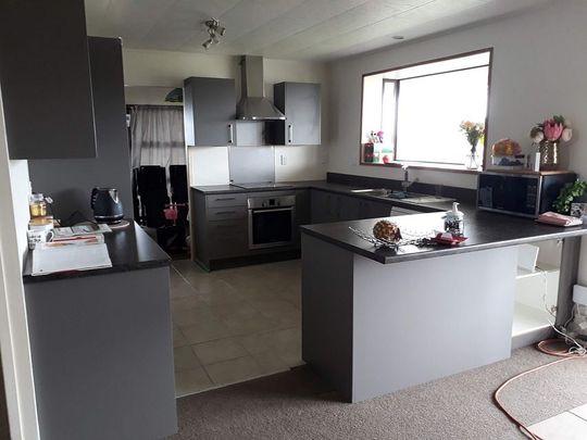 Sunny & warm with fantastic views. Pet friendly. - Photo 1
